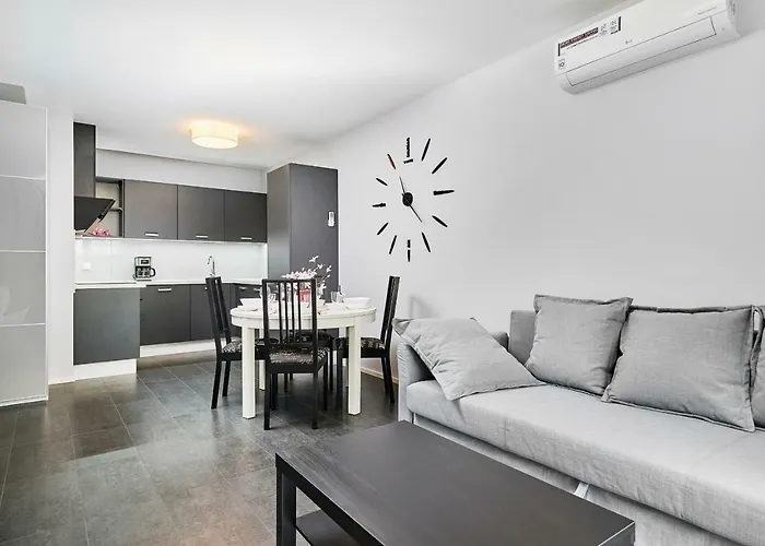 Apartment Swistackiego With Free Garage Wroclaw By Renters