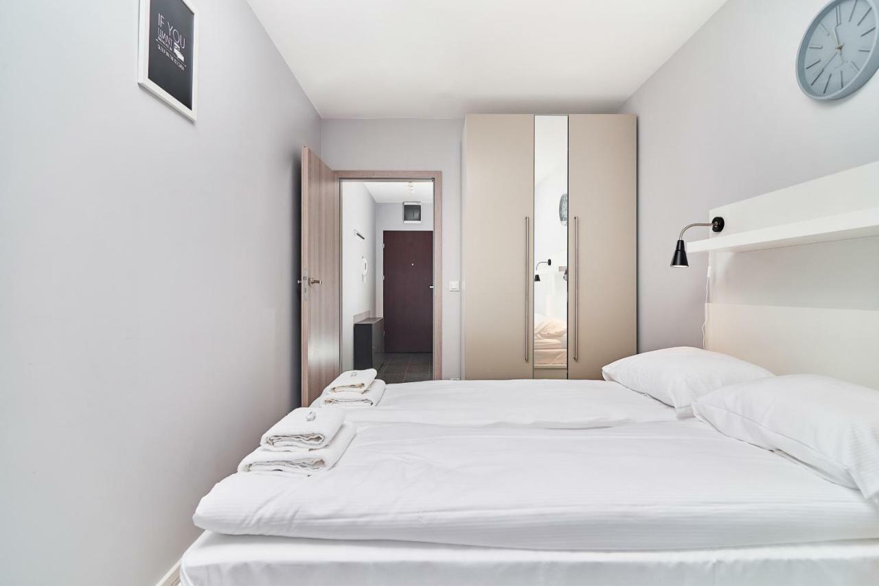 Swistackiego With Free Garage By Renters Apartment