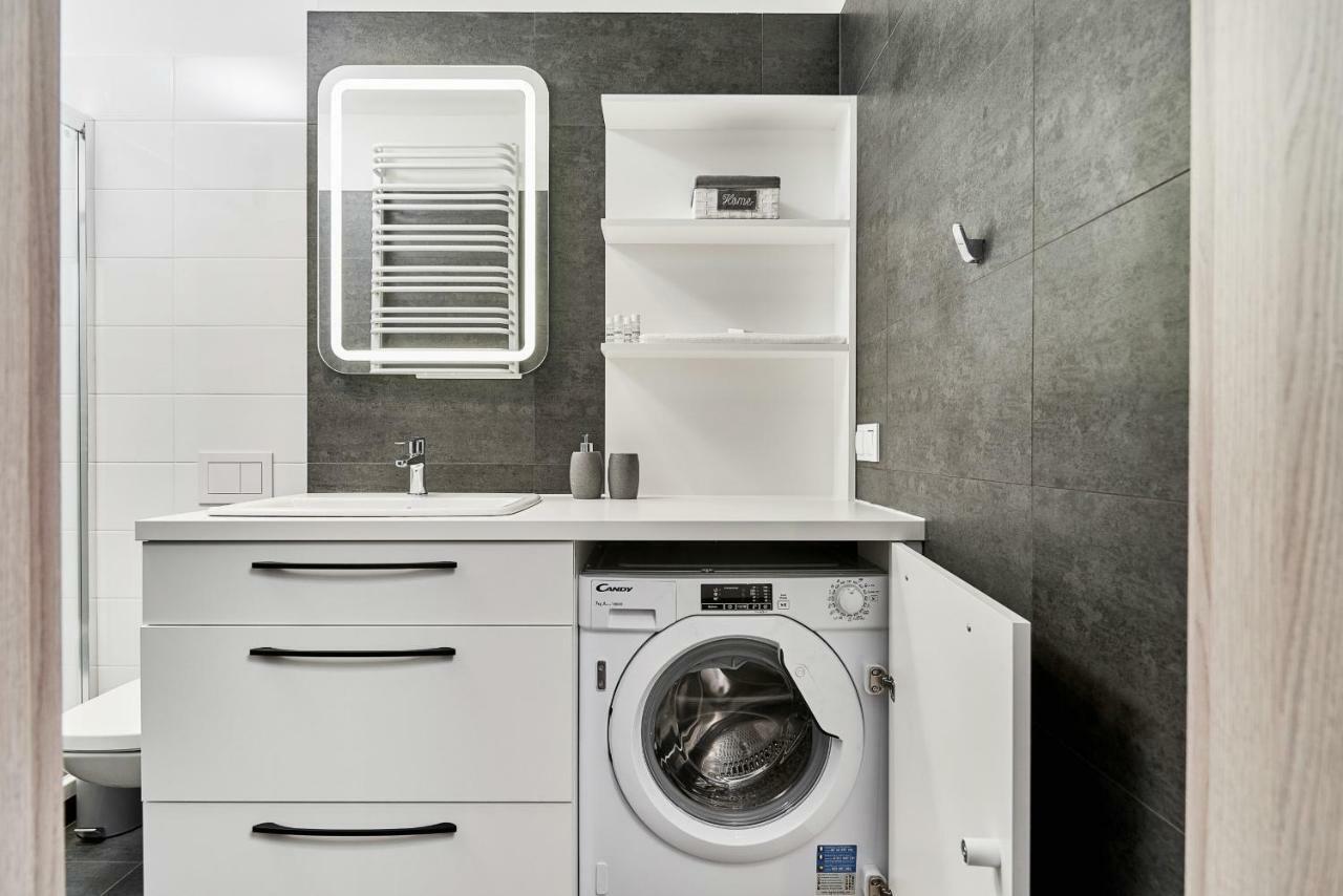 Swistackiego With Free Garage By Renters Apartment Wroclaw