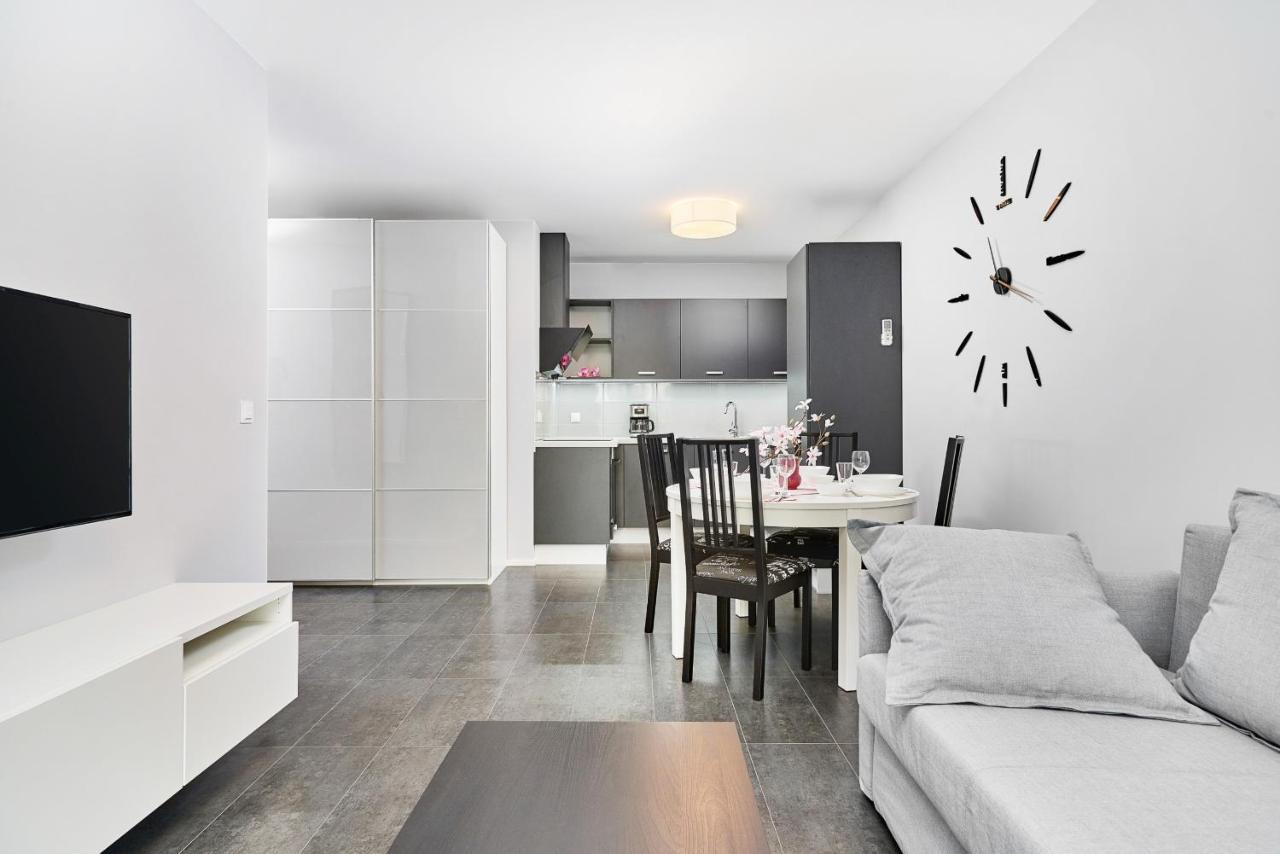 Swistackiego With Free Garage By Renters *